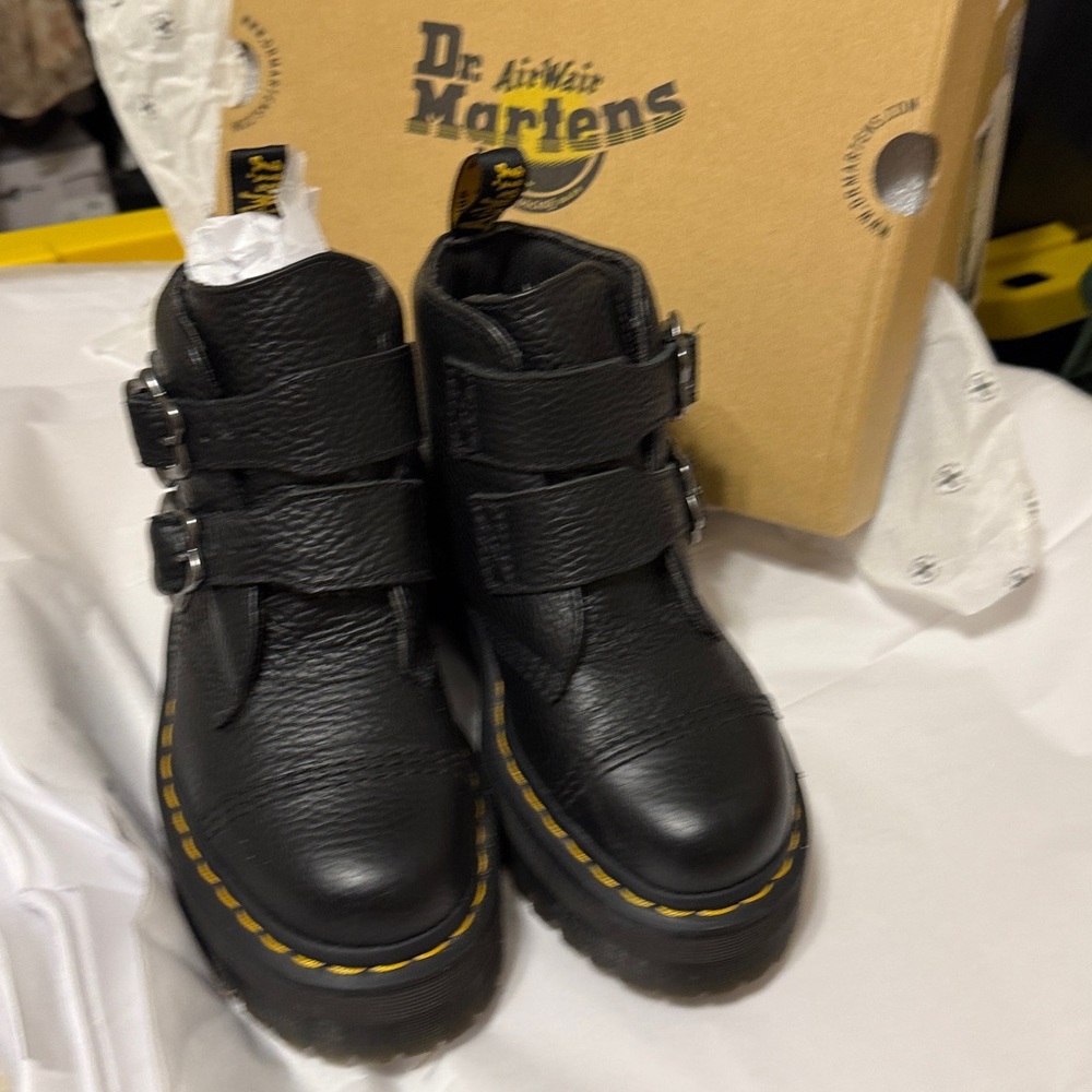 Dr . Martins 🌹🌹Black Leather Women's Boots